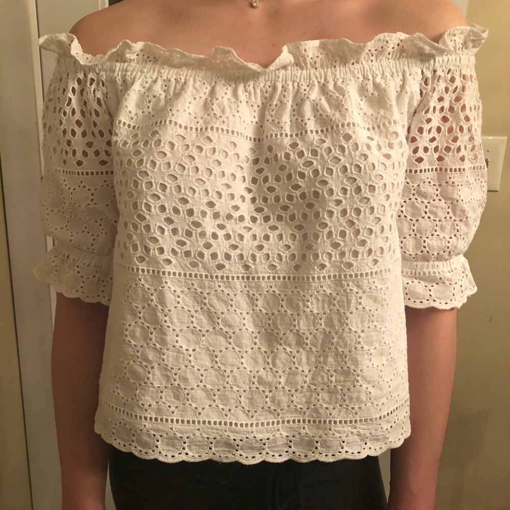 Beautiful white top - Picture 2 of 5
